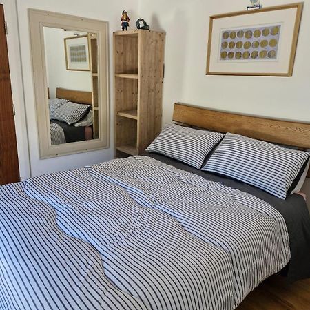 The Boathouse Apartment คอร์ก ภายนอก รูปภาพ